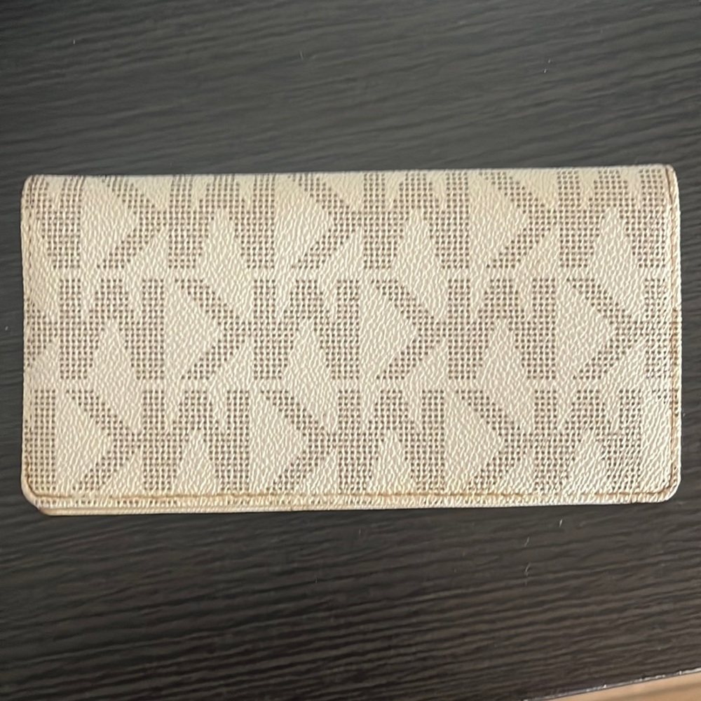 Michale Kors checkbook wallet